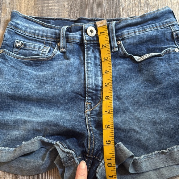 Levi's Denizen Juniors Blue Denim High Rise Shortie Shorts Roll Cuff Size 7 - Picture 5 of 10